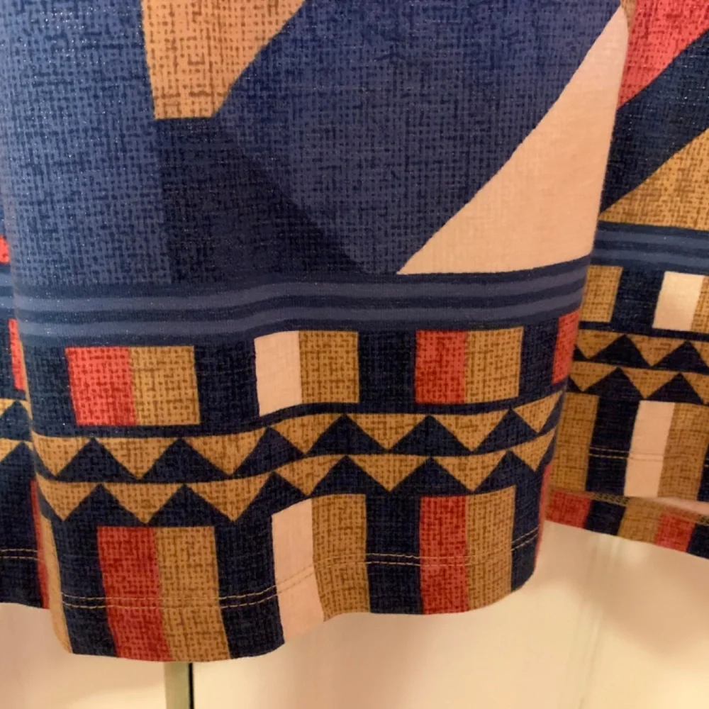 Alfred Dunner Abstract Fall Top - Picture 5 of 6